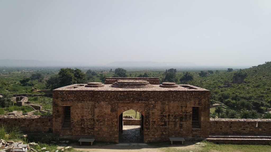 bhangadh bhuton ka mahal